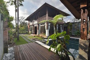Unclassified image, 4 of 9, button - Wooden Villa by Prasi (Bali)
