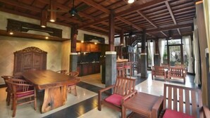 Interior - Wooden Villa by Prasi (Bali)