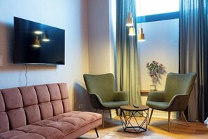 Room - Spacious design apartment - 130 sqm - 10 guests (Berlin)