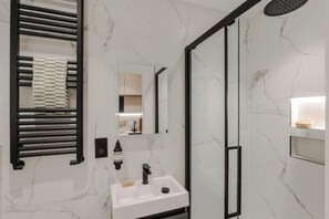 Room - Kensington Studio B (Lower level) (London)