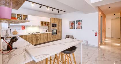 Cozy Gozo Home: Private Tub & Private Backyard