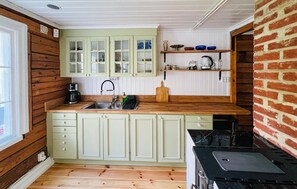 Fridge, microwave, oven, stovetop - 2 bedroom gorgeous home in Rottneros (Rottneros)