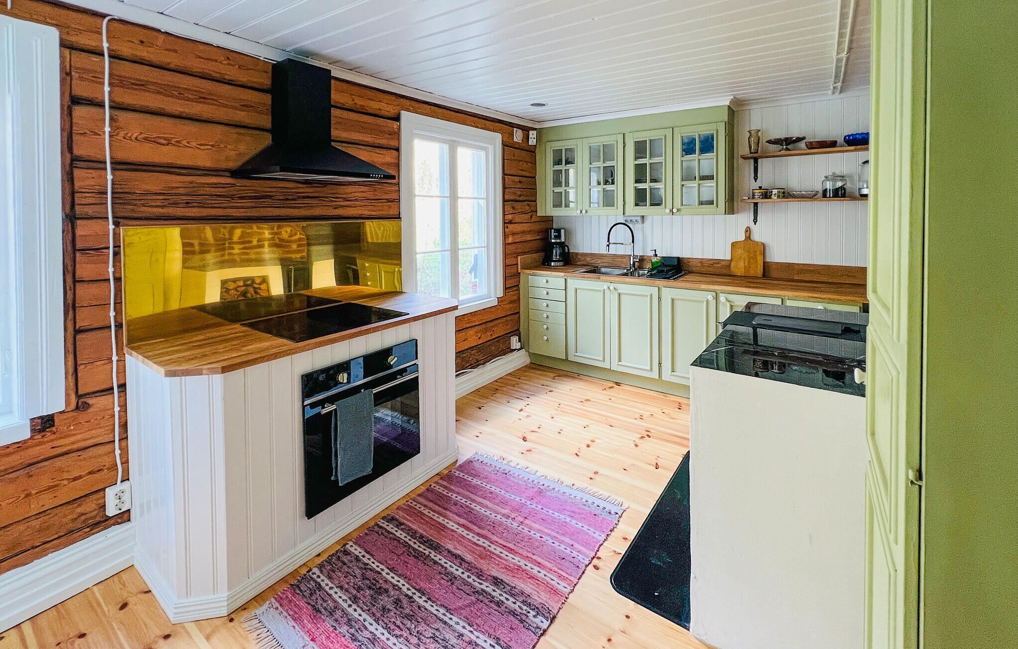 Refrigerador, horno, parrilla de estufa y cafetera y tetera 