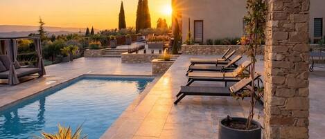 Et oppvarmet basseng