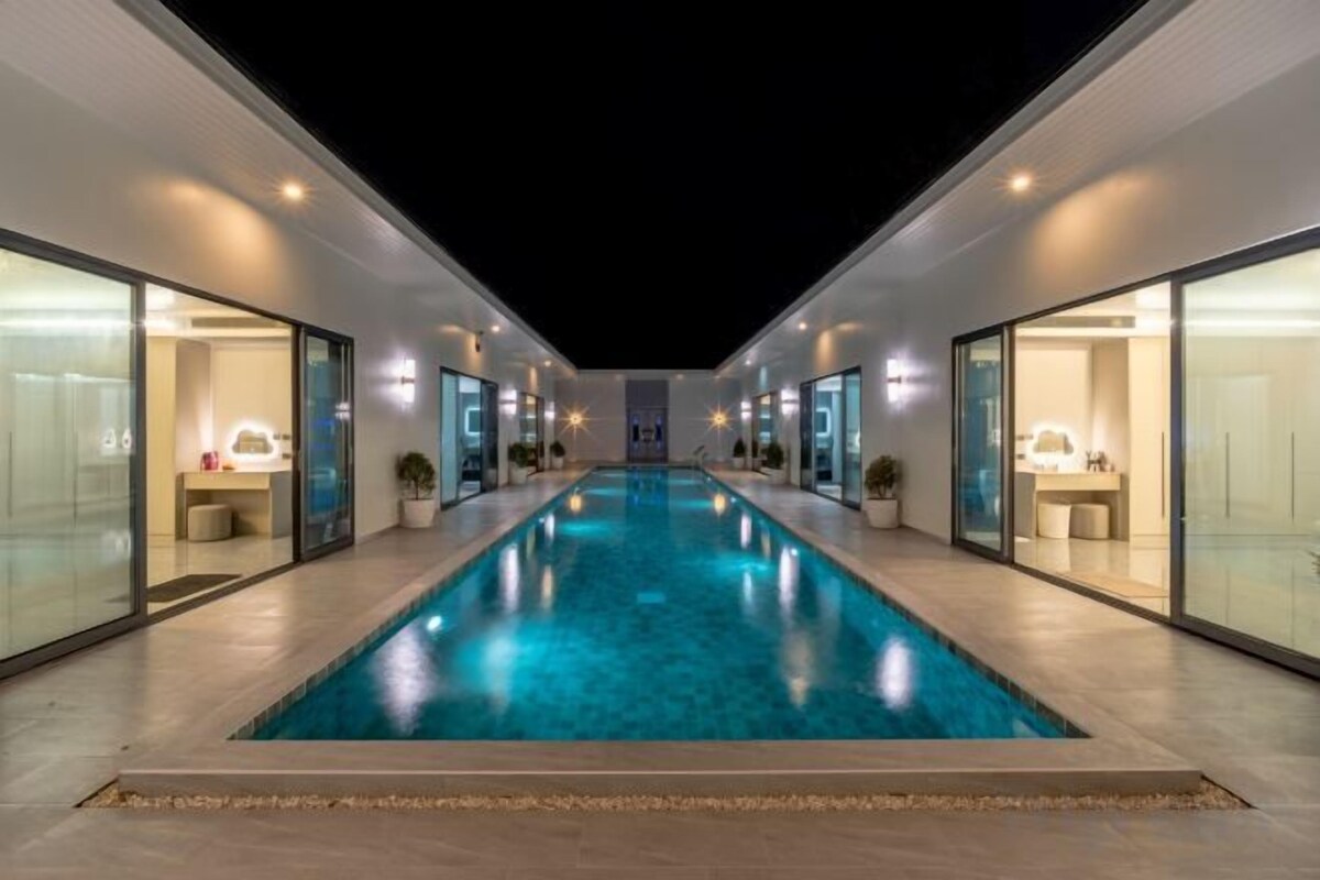 Stylish Luxury Villa | 6 Bedrooms, 8 Bathrooms | Luxury Karaoke Room, Swimming Pool, Pool Table, Basketball Court