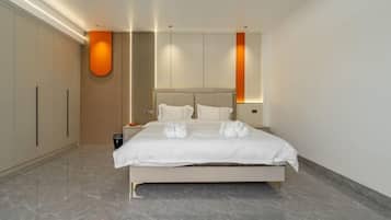 Cribs/infant beds