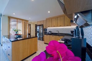 Unclassified image, 4 of 35, button - Luxury 5 Bedroom Villa Close to Beach (Srs) (Hua Hin)