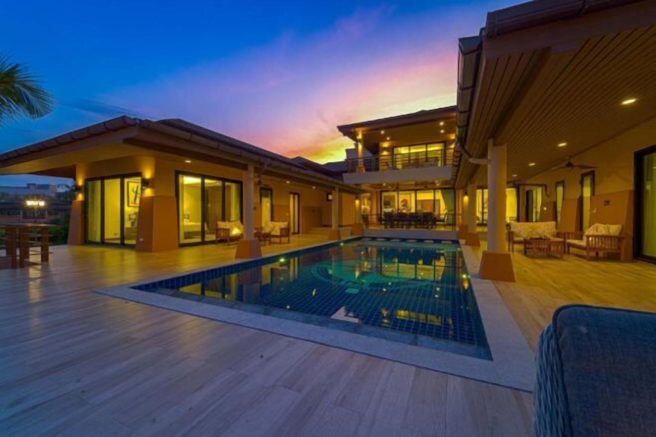 حمام سباحة خارجي