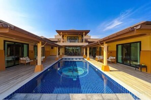 Unclassified image, 4 of 35, button - Luxury 5 Bedroom Villa Close to Beach (Srs) (Hua Hin)