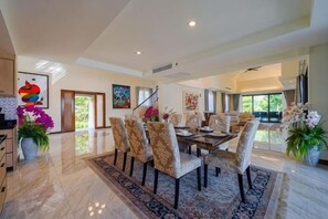 Unclassified image, 4 of 35, button - Luxury 5 Bedroom Villa Close to Beach (Srs) (Hua Hin)