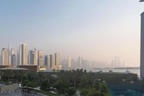 Unclassified image, 3 of 19, button - Luxurious Studio In The Palm I Direct Beach Access (Dubai)