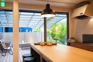 Interior - mion (Kyonan)