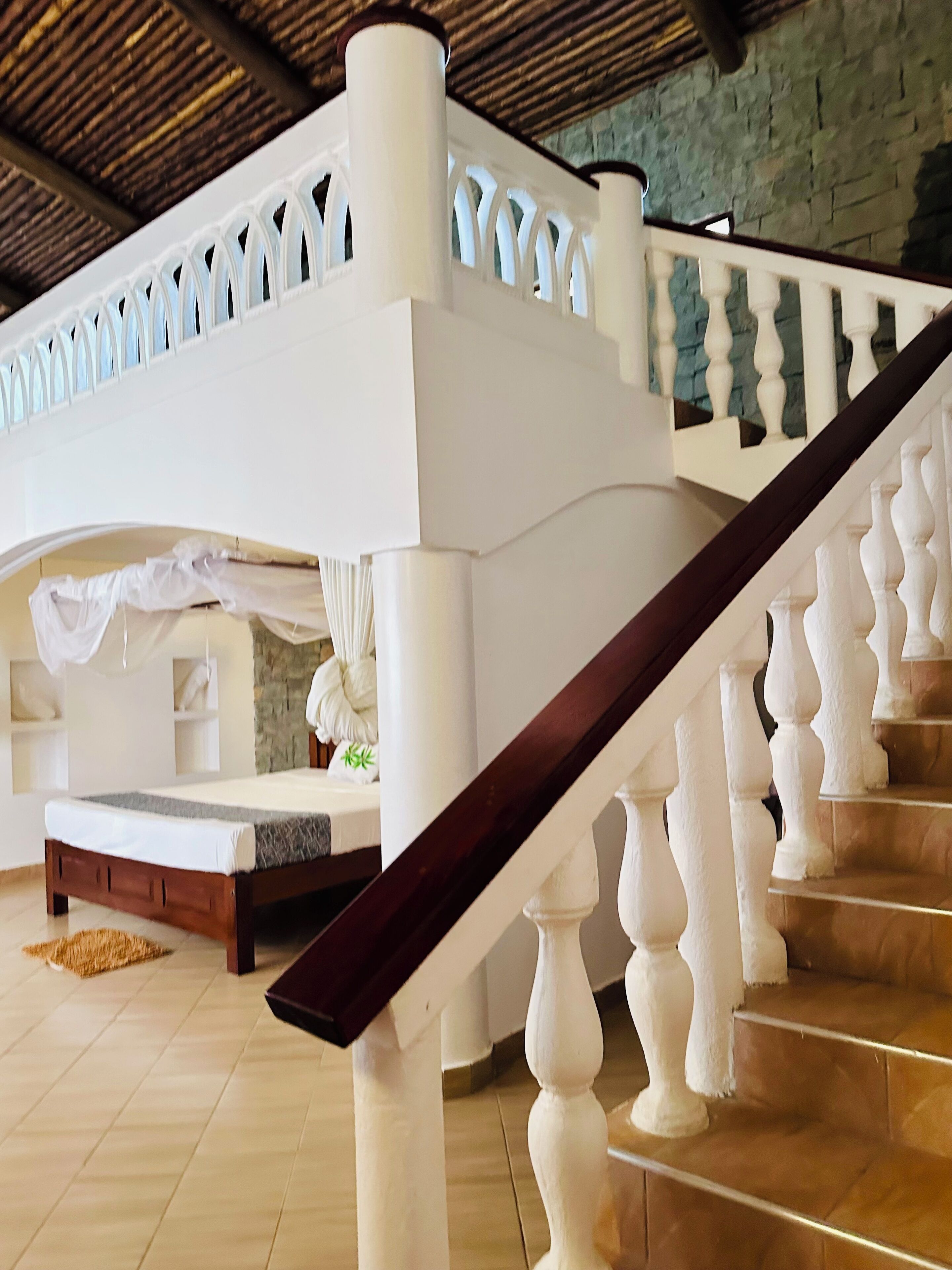 Soundproofing, free WiFi