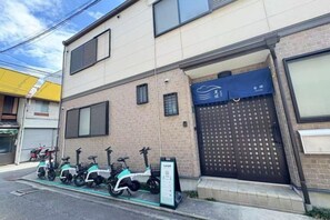 Unclassified image, 4 of 9, button - 4 bedrooms, 2 bathrooms, 2 toilets, spacious house with convenient transportation (Kyoto)