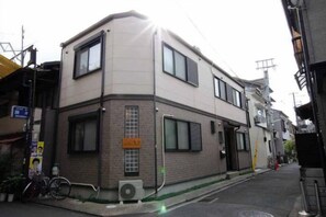 Unclassified image, 3 of 9, button - 4 bedrooms, 2 bathrooms, 2 toilets, spacious house with convenient transportation (Kyoto)
