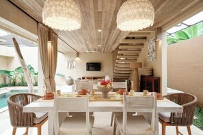 تناول الطعام بالخارج