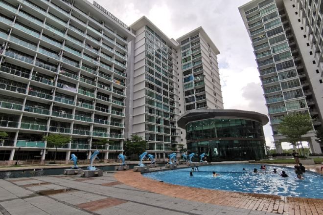 Kolam renang terbuka