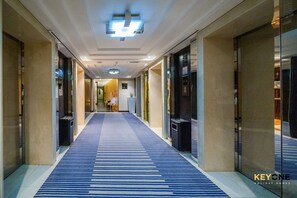 المنشأة من الداخل