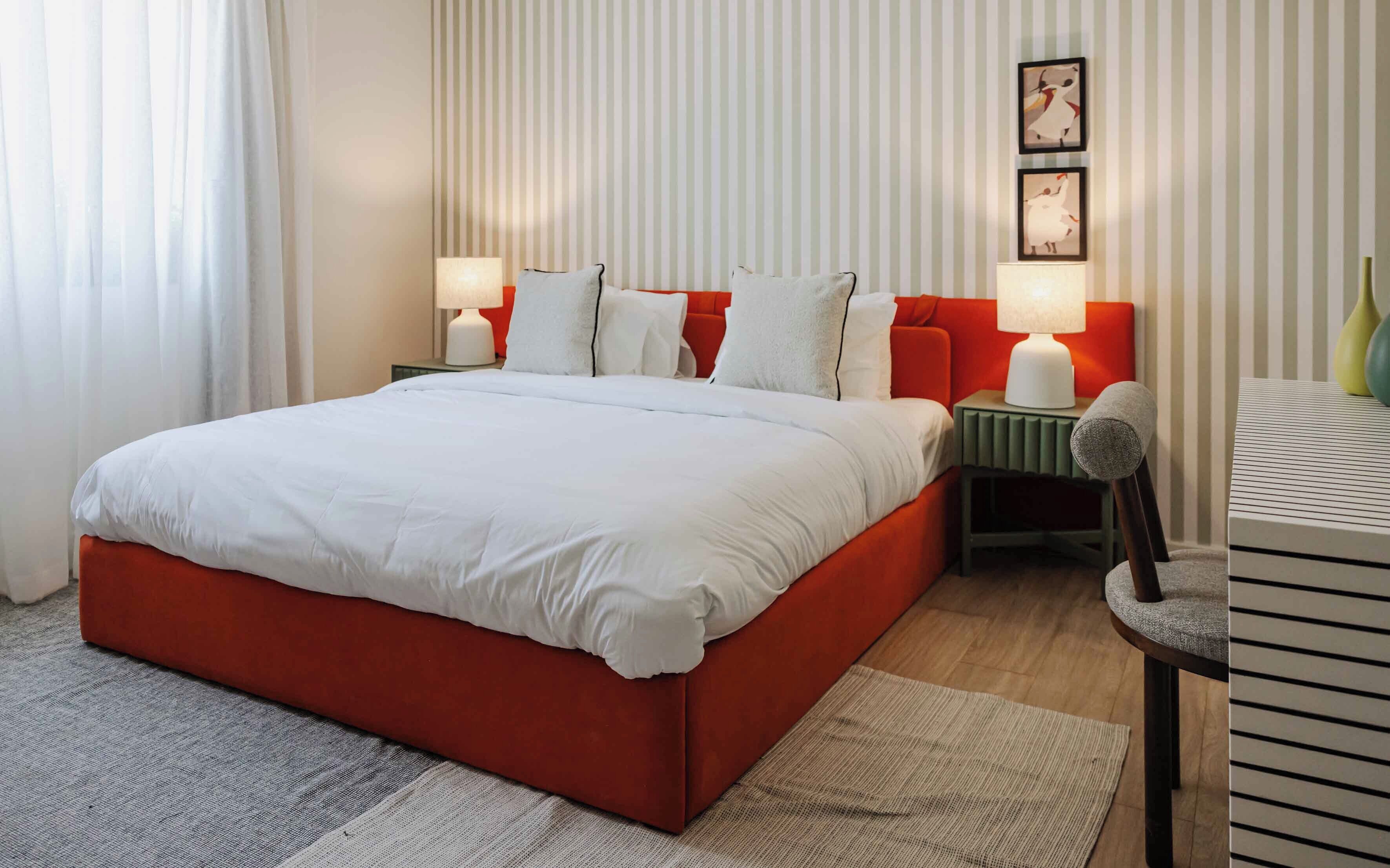 Minibar, Schreibtisch, laptopgeeigneter Arbeitsplatz