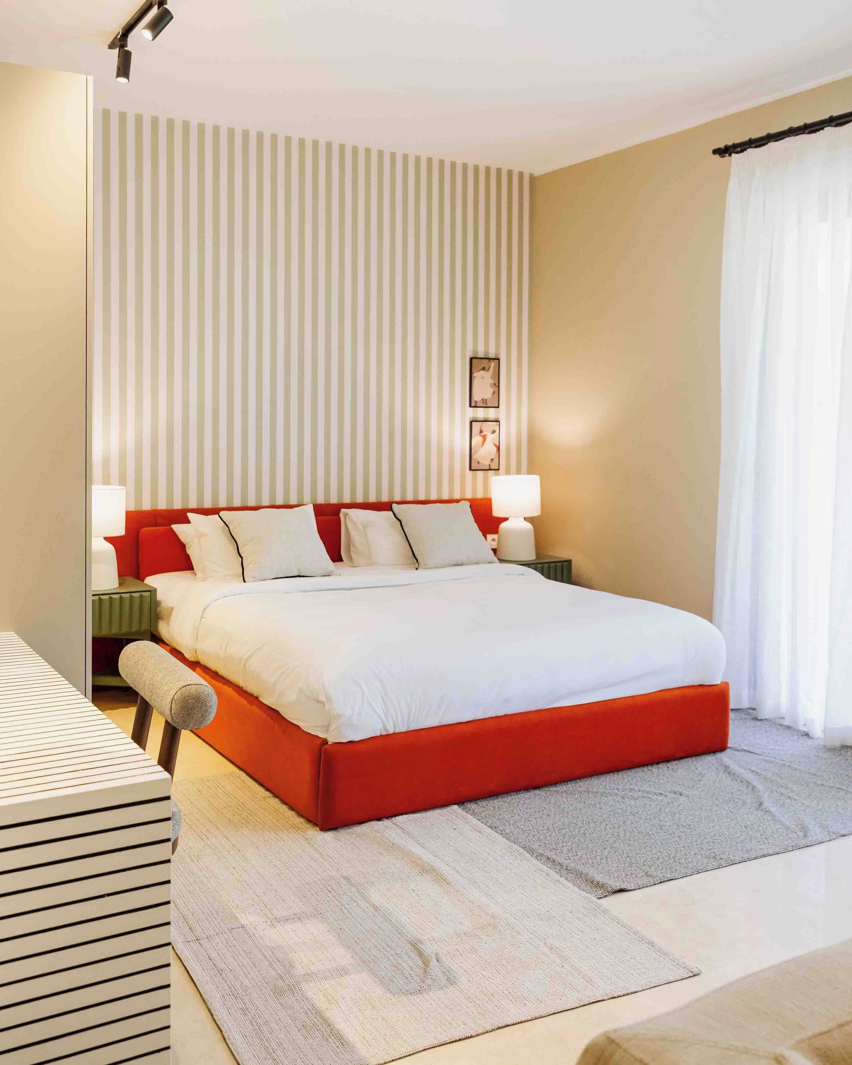 Minibar, Schreibtisch, laptopgeeigneter Arbeitsplatz