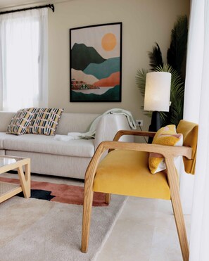 Premium-Apartment, 2 Schlafzimmer, Stadtblick | Wohnbereich