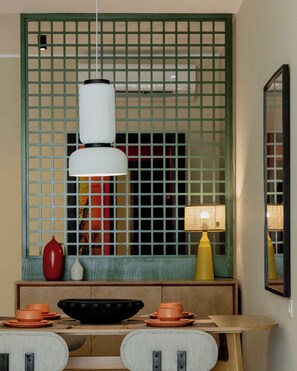 Family Apartment, Pool View | In-room dining