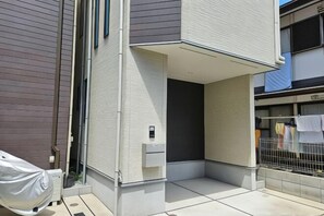 Exterior - Yahiro 6chome (Tokyo)