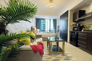 Table tennis - Cosmos Living Charming Studio With Balcony (Dubai)