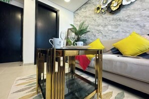 Table tennis - Cosmos Living Charming Studio With Balcony (Dubai)