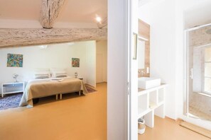 5 camere, ferro/asse da stiro, Wi-Fi, lenzuola