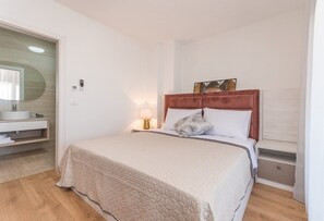 4 bedrooms, free cots/infant beds, bed sheets - Villa Kunfin Zadarvillas (Bibinje)
