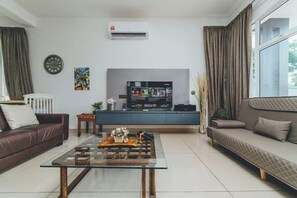 Interior - d'Lux 6BR16-25px Pool/BBQ/NetFlx/HotPot/KTV/Mahjong (Bandar Penawar)