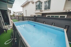 Unclassified image, 5 of 66, button - d'Lux 6BR16-25px Pool/BBQ/NetFlx/HotPot/KTV/Mahjong (Bandar Penawar)