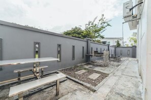 Unclassified image, 3 of 66, button - d'Lux 6BR16-25px Pool/BBQ/NetFlx/HotPot/KTV/Mahjong (Bandar Penawar)