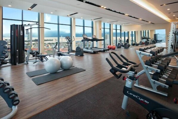 Gym - Luxury Ocean View Suites_My Khe Beach_Hinata Apartment (Da Nang)