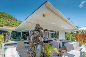 Outdoor dining - Penthouse Crystal Bay Apartments (Koh Samui)