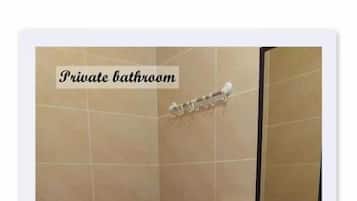 Ducha, toallas, jabón, shampoo