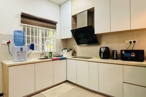 Room - Spacious Home in Central Melaka for Families 10 pax, Chill & Relax at Extra Wide Balcony, COMFY HILL (Melaka)