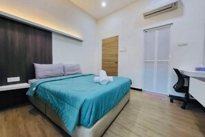 Room - Spacious Home for Family Wide Balcony with BBQ & Kids Pool COMFY HILL (Melaka)