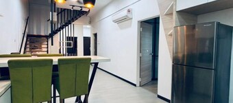 Spacious Home for Family Wide Balcony with BBQ & Kids Pool COMFY HILL