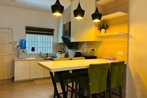 Restaurant - Spacious Home in Central Melaka for Families 10 pax, Chill & Relax at Extra Wide Balcony, COMFY HILL (Melaka)