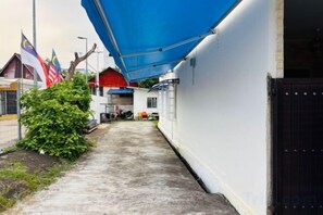 Unclassified image, 5 of 37, button - Villa in the Central Melaka for Families, Wide Balcony with Kids Pool and BBQ, COMFY HILL (Melaka)