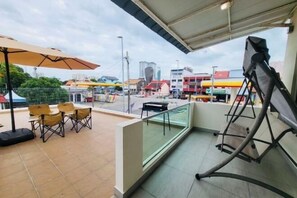 Room - Spacious Home for Family Wide Balcony with BBQ & Kids Pool COMFY HILL (Melaka)