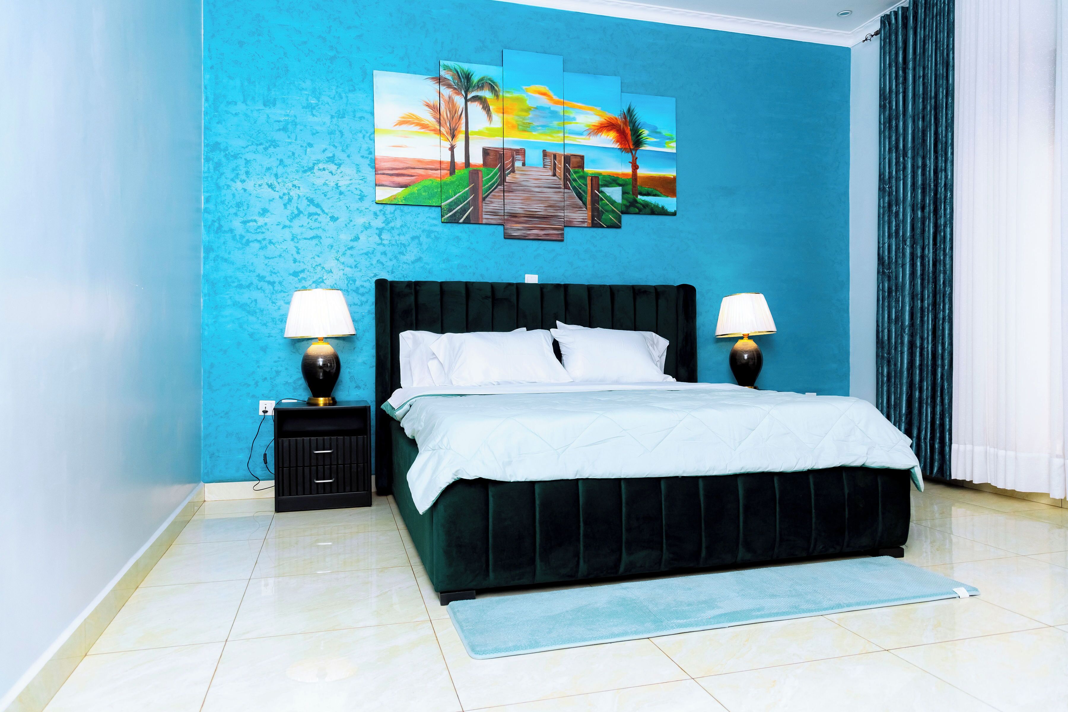 6 dormitoris, planxa i posts de planxar, wifi i roba de llit 