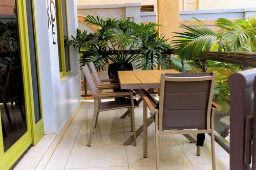 Charming 6-bedroom guesthouse in Kigali