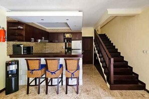 Private kitchen - The Lavana Villa Bukit Jimbaran (2 Bedroom Villa with Private Pool - Minimum Stay 3 Nights) (Bali)