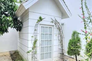 Unclassified image, 4 of 30, button - Floraison Living Villa Yogyakarta (Ngaglik)