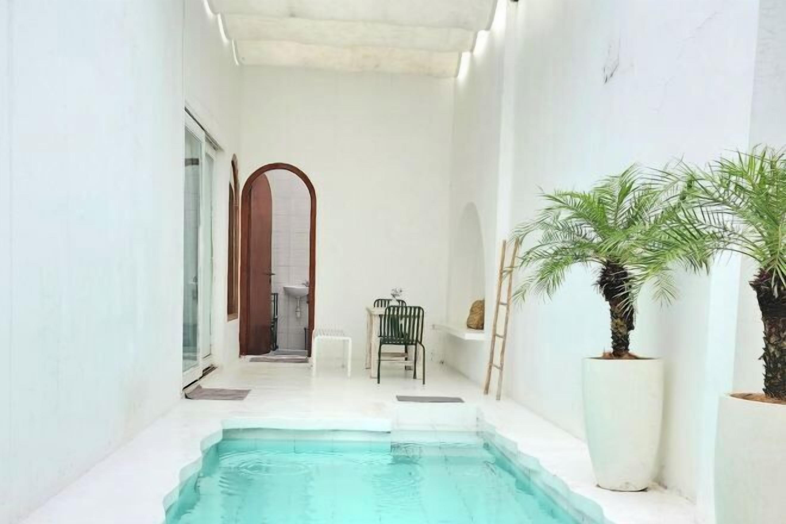 Kolam renang outdoor