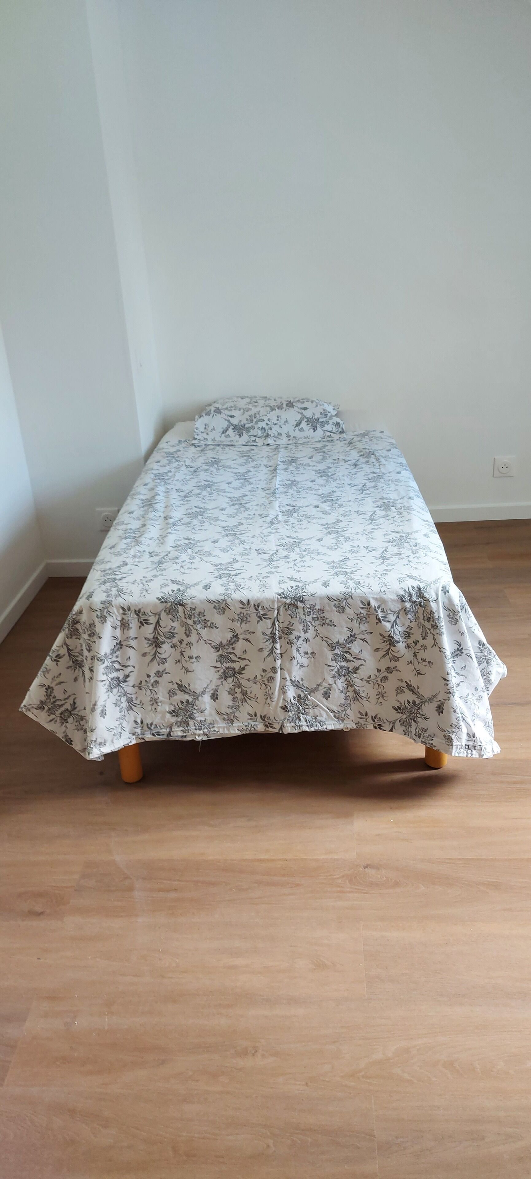 3 dormitorios, tabla de planchar con plancha, Internet y ropa de cama