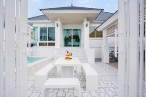 Property amenity - Walk to the beach (Sattahip)